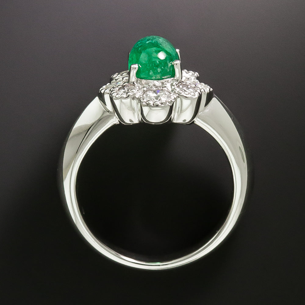 21st Century 1.15 Carat Cabochon Emerald and Diamond Ring - 5