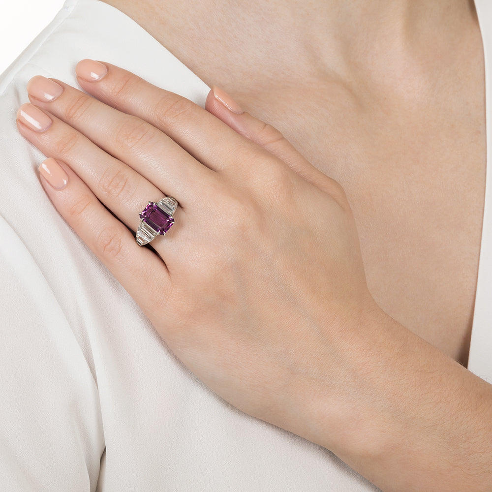 4.74 Carat Pink Sapphire and Baguette Diamond Ring - 8
