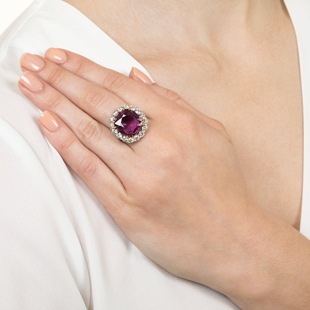 9.82 Carat Thai Ruby and Diamond Ring - GIA - 8
