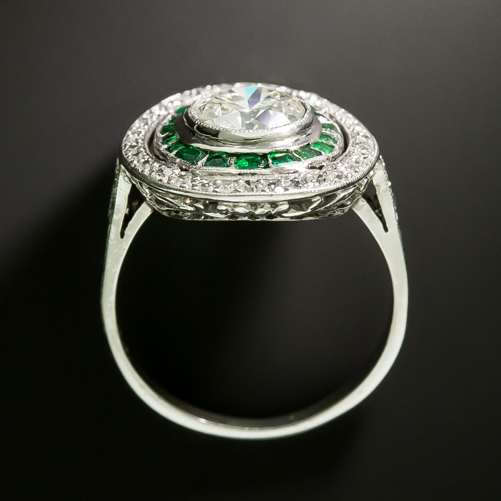 Art Deco 1.35 Carat Diamond and Emerald Halo Ring - GIA H SI1  - 4