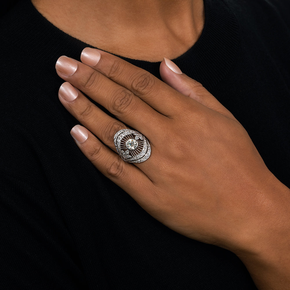 Art Deco 1.45 Carat Center Diamond Dinner Ring - 4