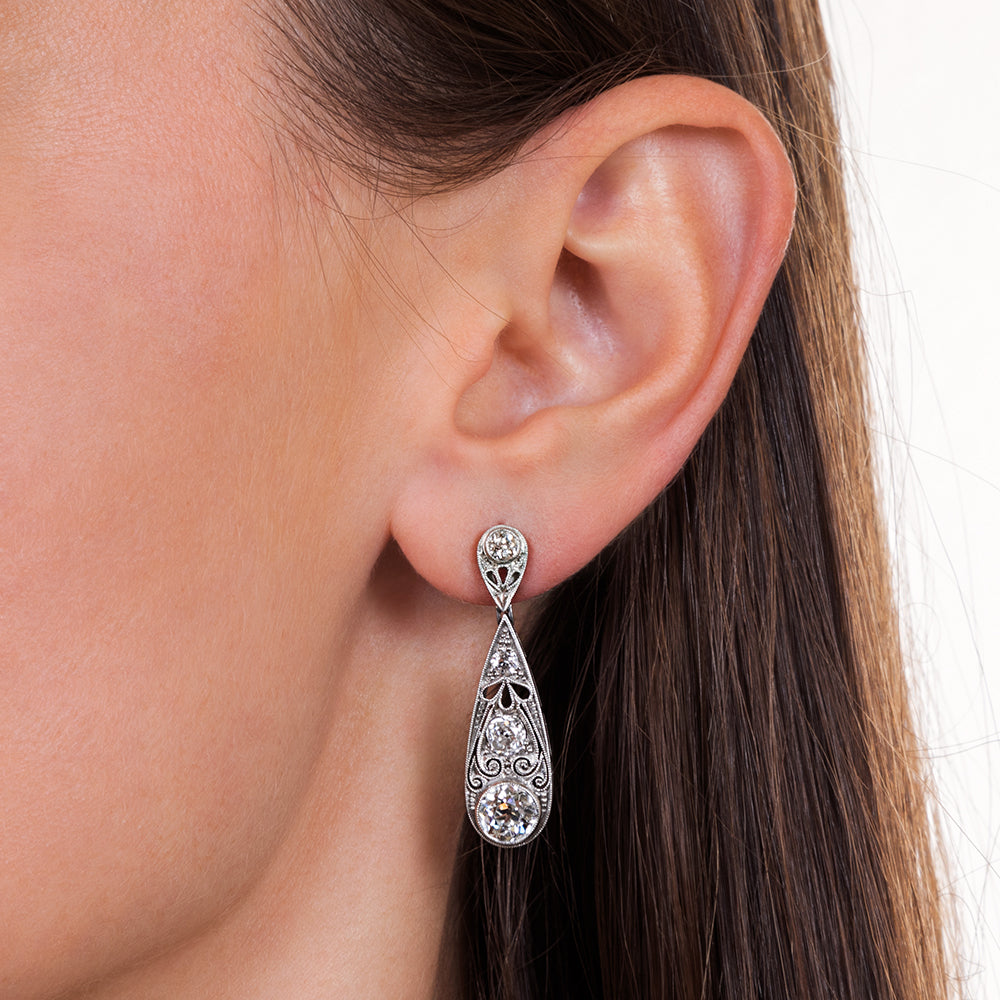 Art Deco 3.35 Carat Total Weight Diamond Drop Earrings - 6