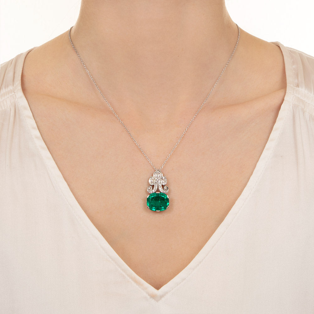 Art Deco 9.25 Carat Colombian Emerald and Diamond Pendant - GIA - 10
