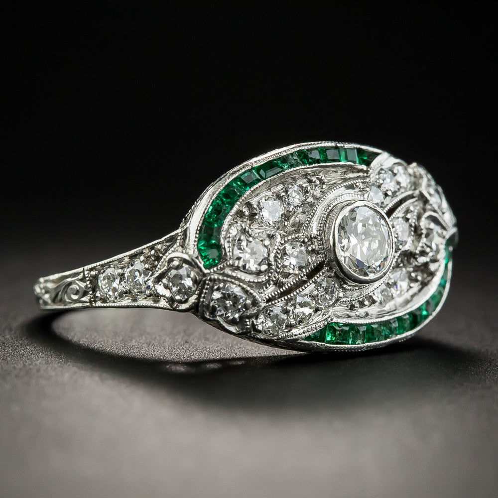 Art Deco Diamond and Calibre Emerald Ring - 3
