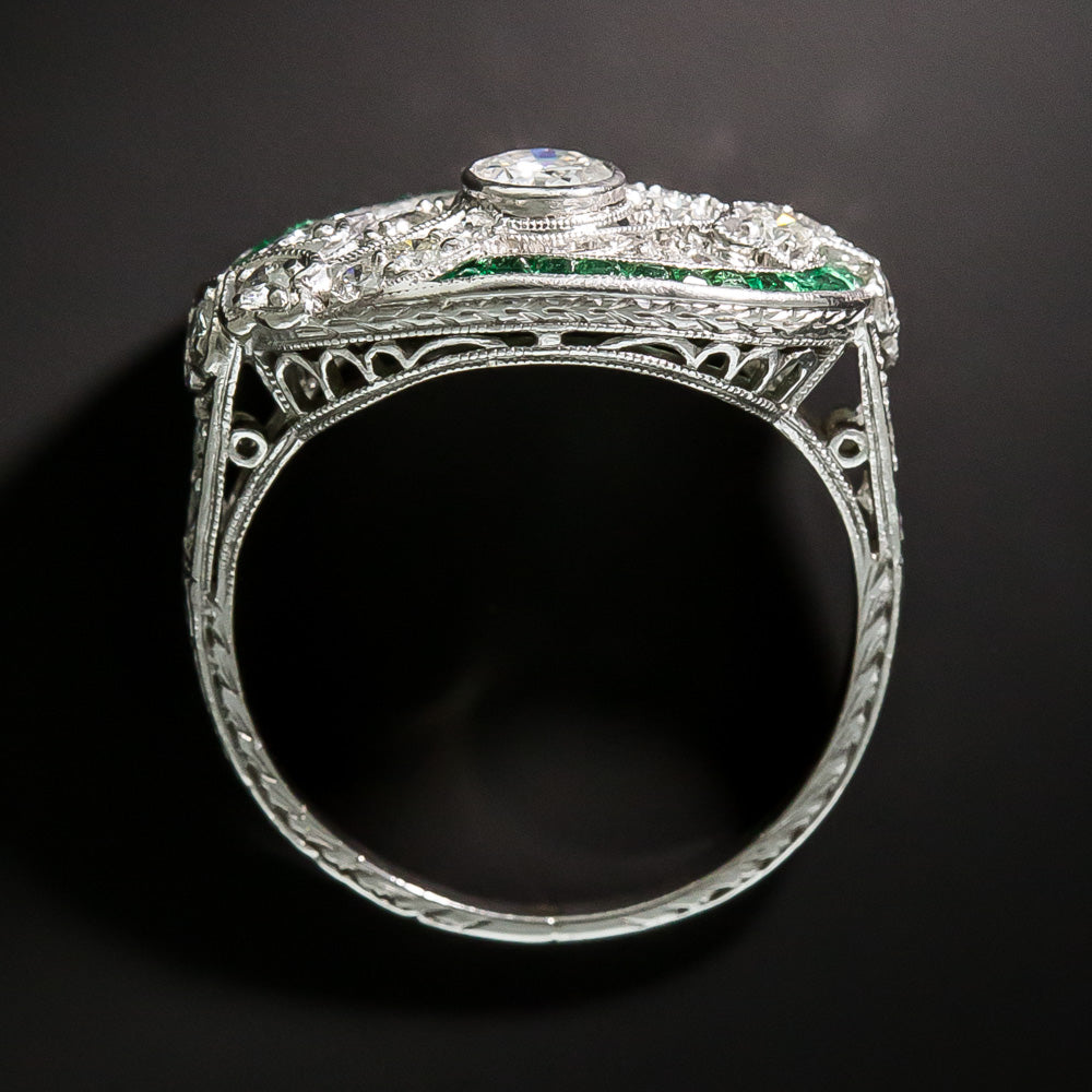 Art Deco Diamond and Calibre Emerald Ring - 5
