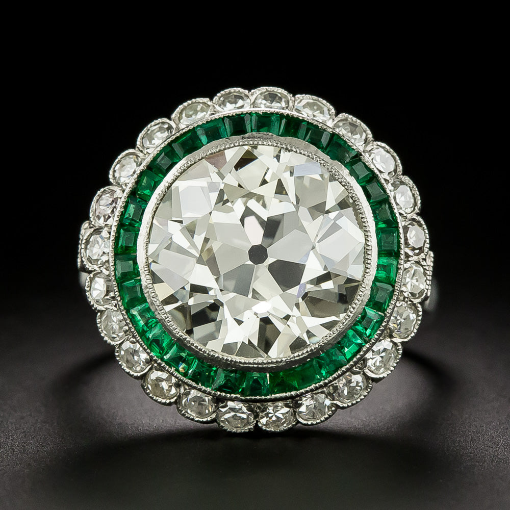 Art Deco-Style 5.56 Carat Diamond and Calibre Emerald Ring - 3