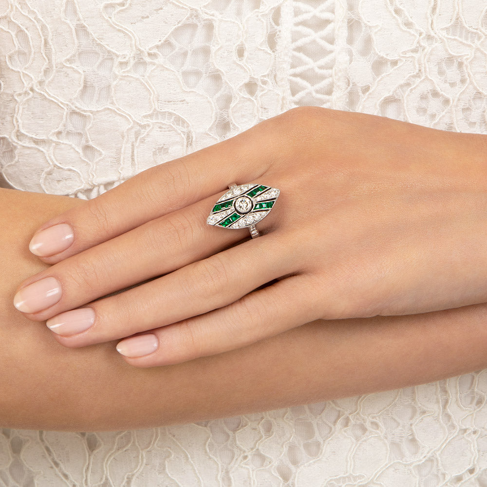 Art Deco-Style Diamond and Emerald Dinner Ring - 5