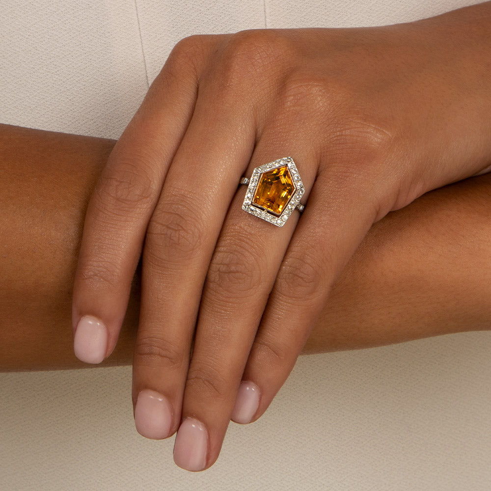 Art Deco-Style Shield-Shaped Citrine and Diamond Ring - 6