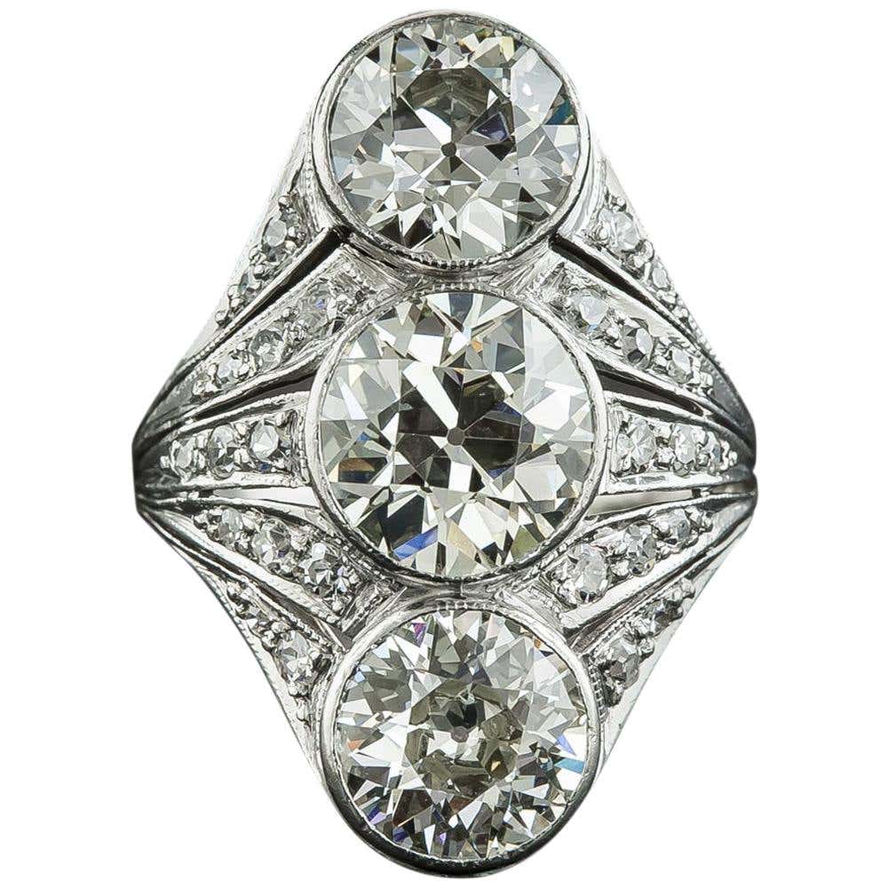 Art Deco Three-Stone Diamond Dinner Ring  - 5