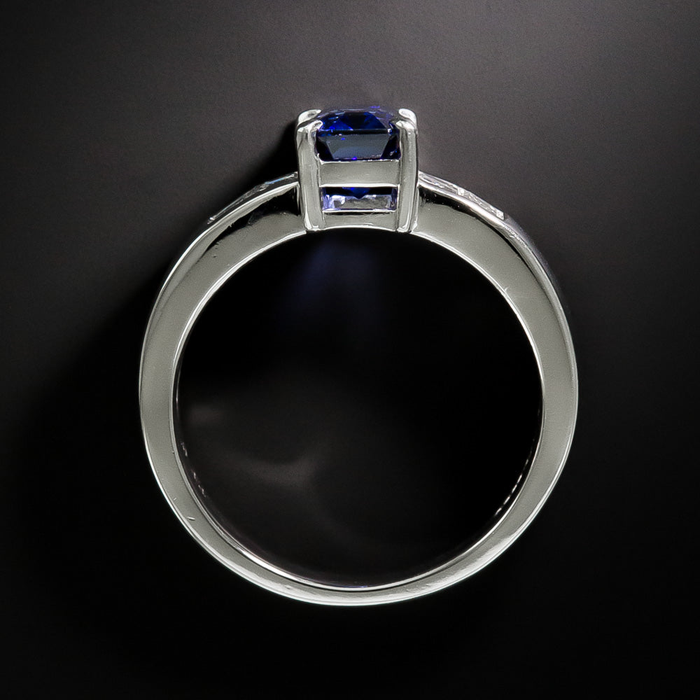 Classic 1.40 Carat Emerald-Cut Sapphire and Diamond Ring - 5