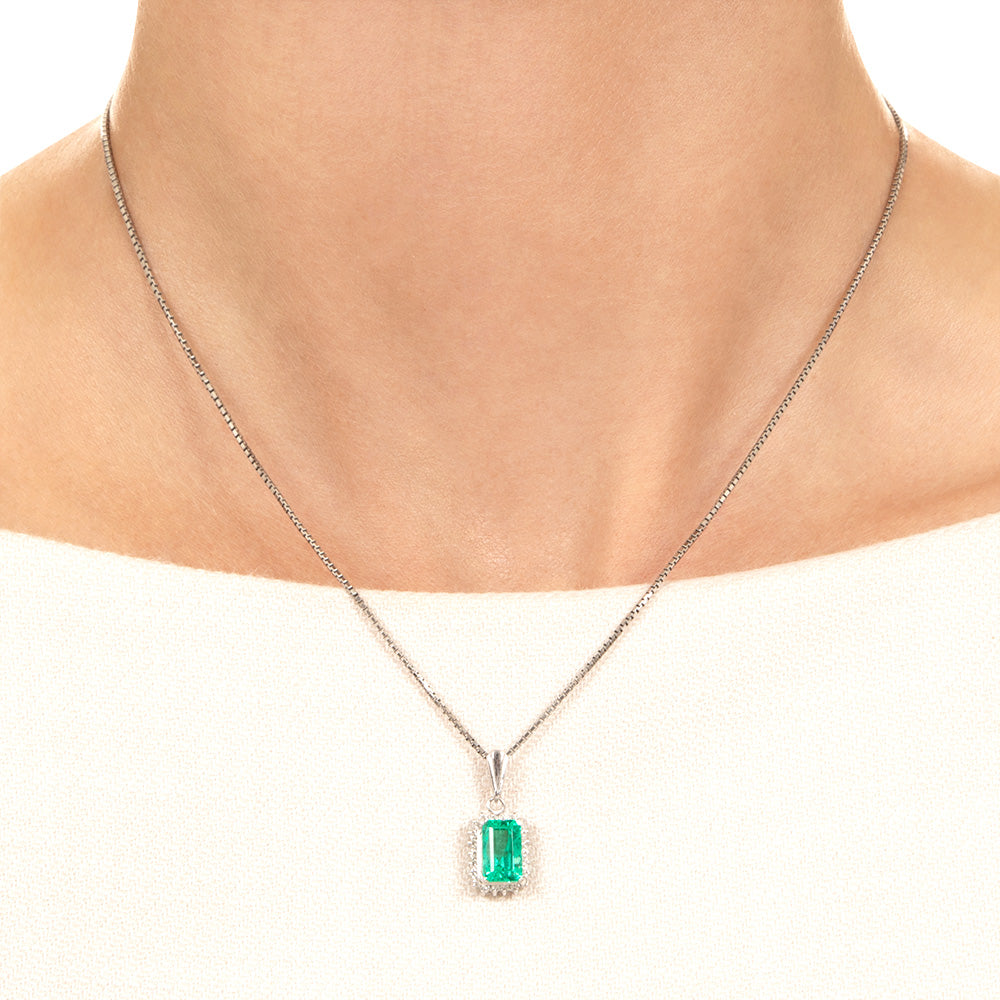 Estate 1.66 Carat Colombian Emerald and Diamond Pendant - GIA  - 4