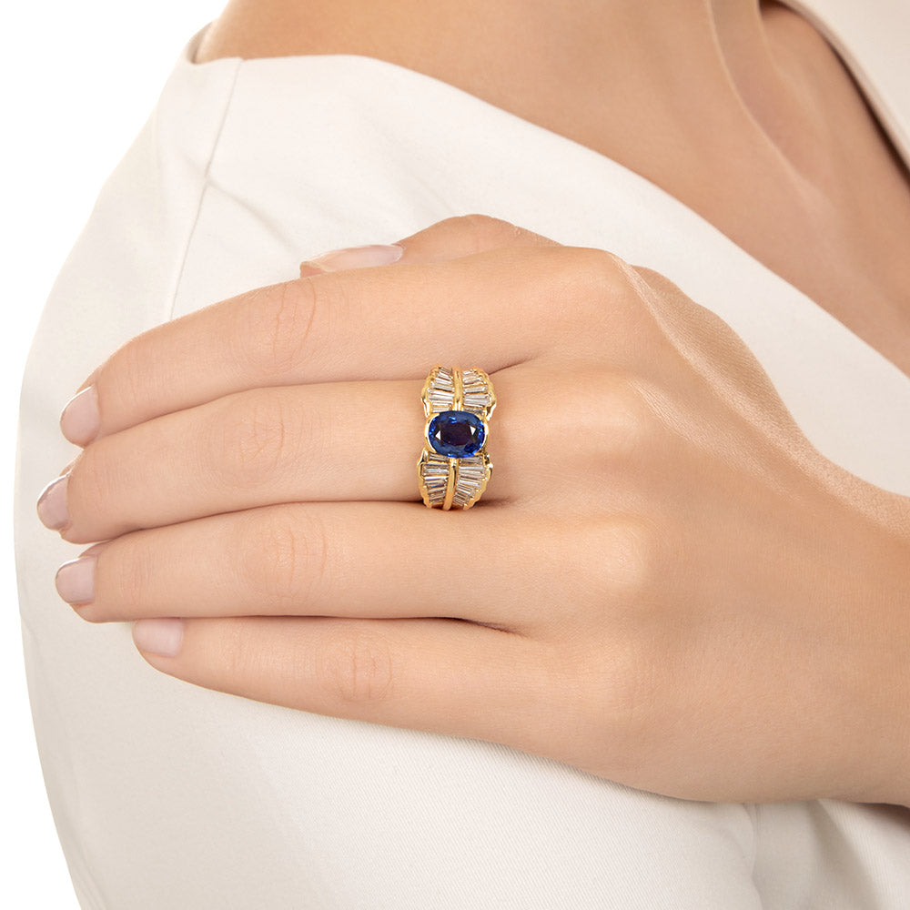 Estate 1.71 Carat Ceylon Sapphire and Baguette Diamond Ring - 3