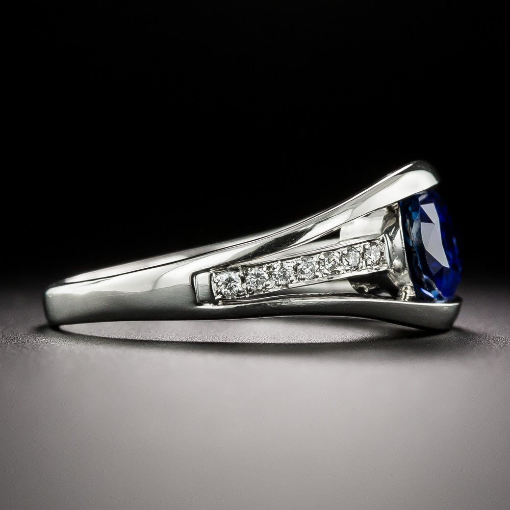 Estate 1.95 Carat Oval Sapphire and Diamond Ring - 4