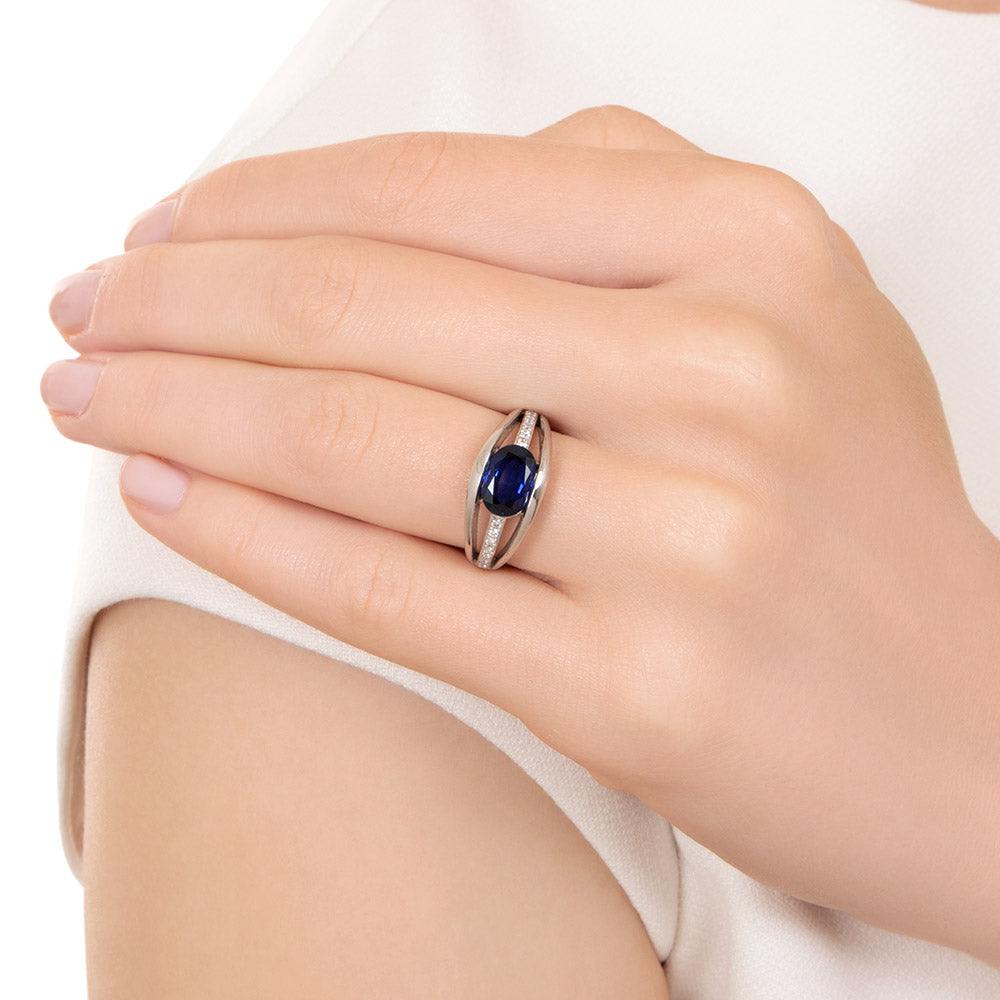 Estate 1.95 Carat Oval Sapphire and Diamond Ring - 6