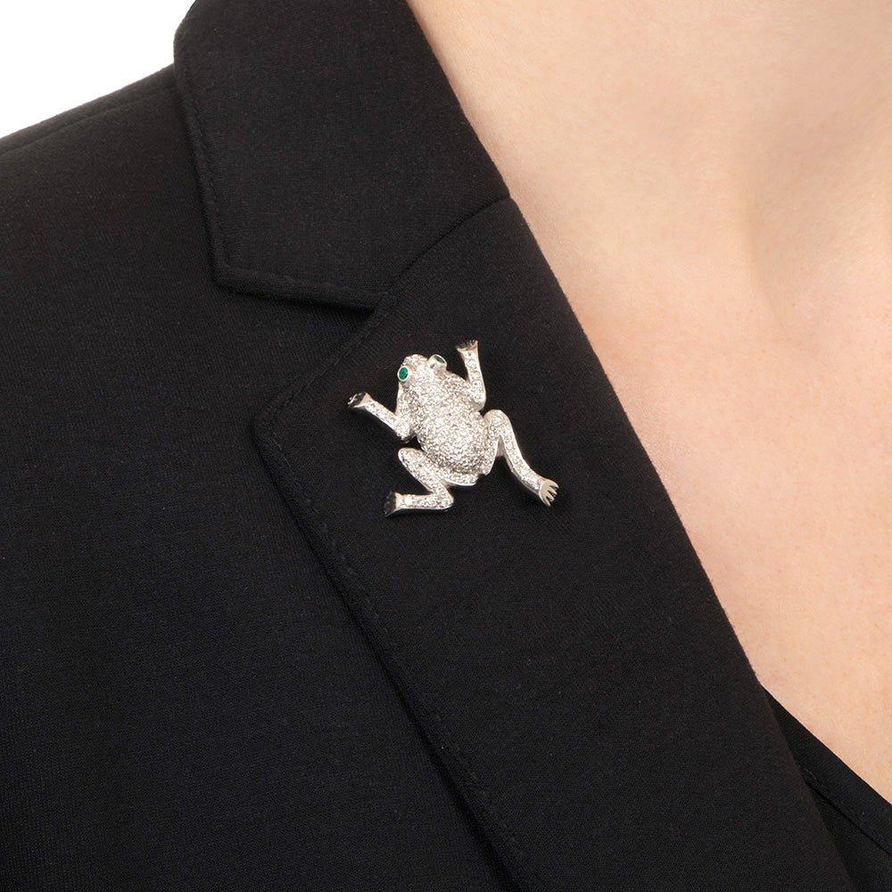 Estate 18K Diamond Frog Brooch - 4