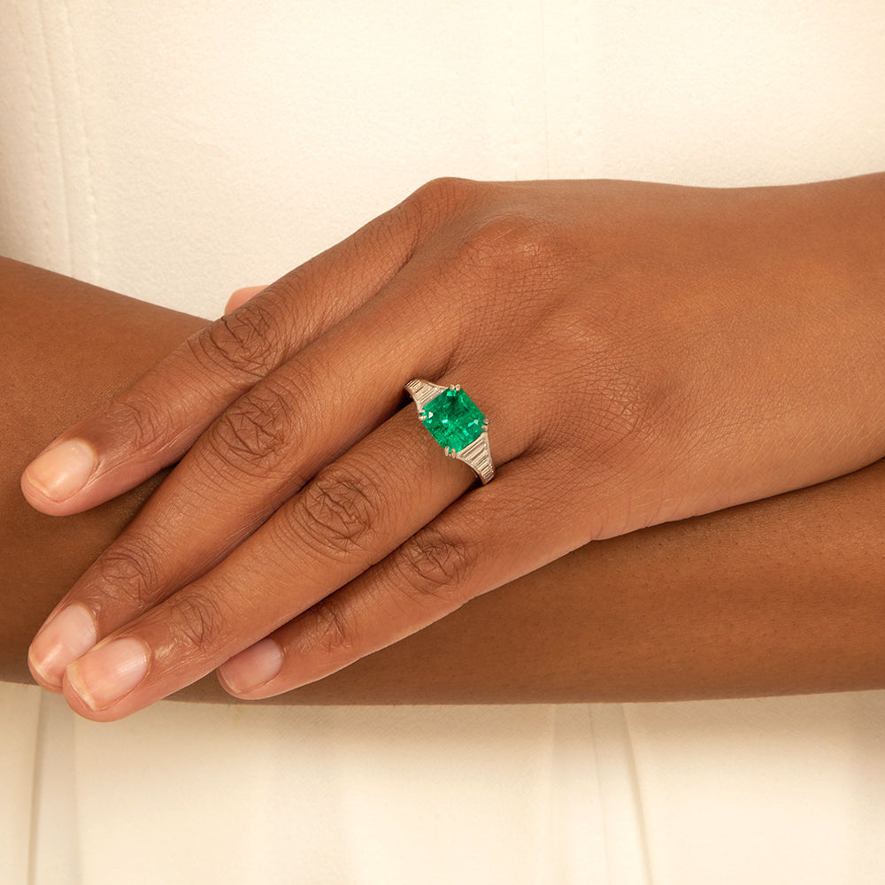 Estate 2.61 Carat Colombian Emerald and Diamond Ring - GIA  - 5