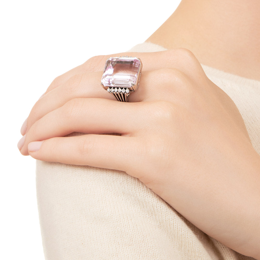 Estate 26.65 Carat Kunzite and Diamond Ring - 3