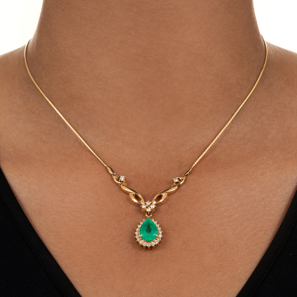 Estate 3.47 Carat Colombian Emerald and Diamond 18K Necklace - GIA - 4