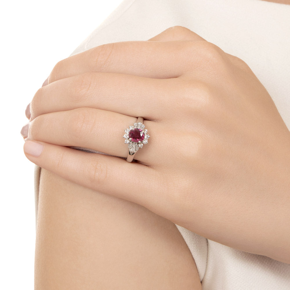 Estate .94 Carat Ruby Diamond Platinum Ring - 6