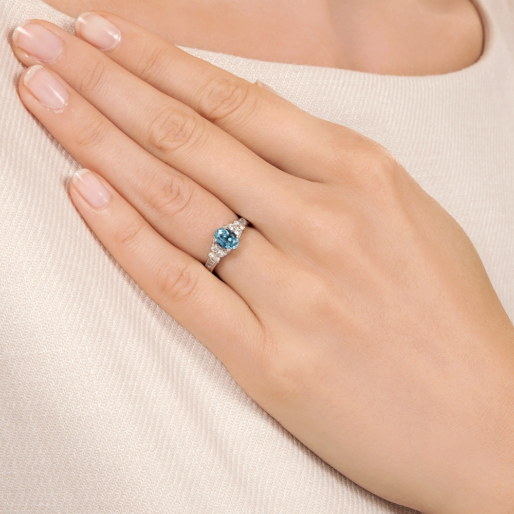 Estate Aquamarine and Diamond Ring - 5