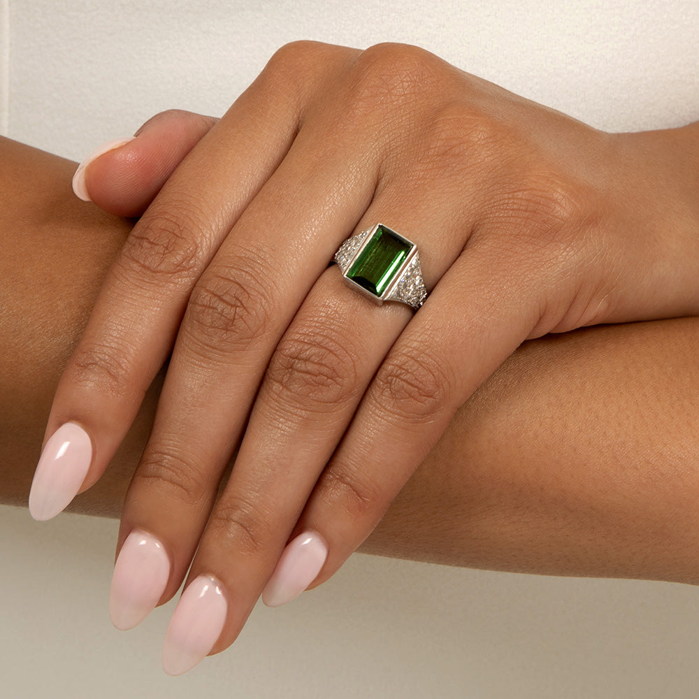 Estate Green Tourmaline and Diamond Ring - 7