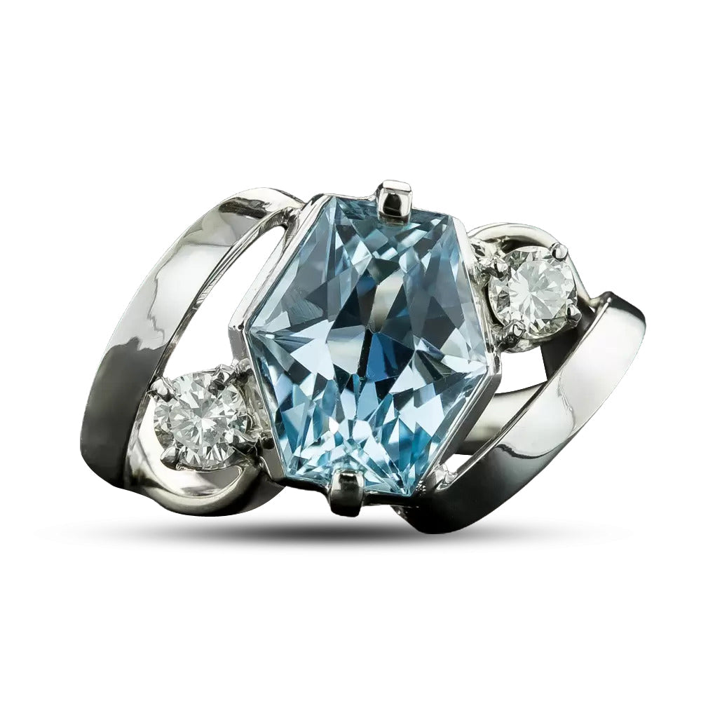 Estate Hexagonal Aquamarine and Diamond Ring - 6