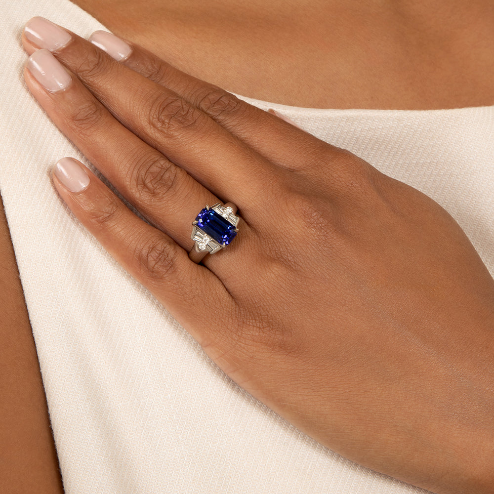 Estate Tanzanite and Diamond Ring - 5