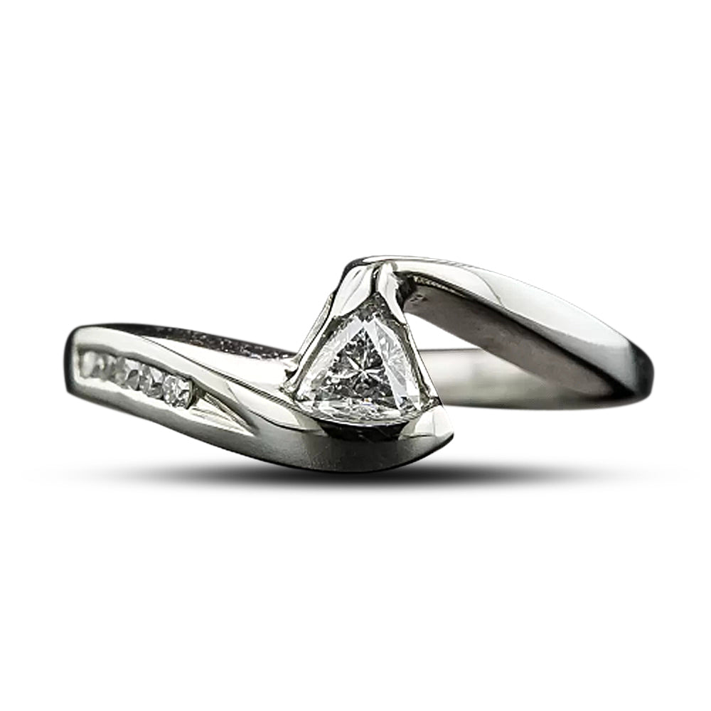 Estate Trillion-Cut Diamond Band Ring - 6