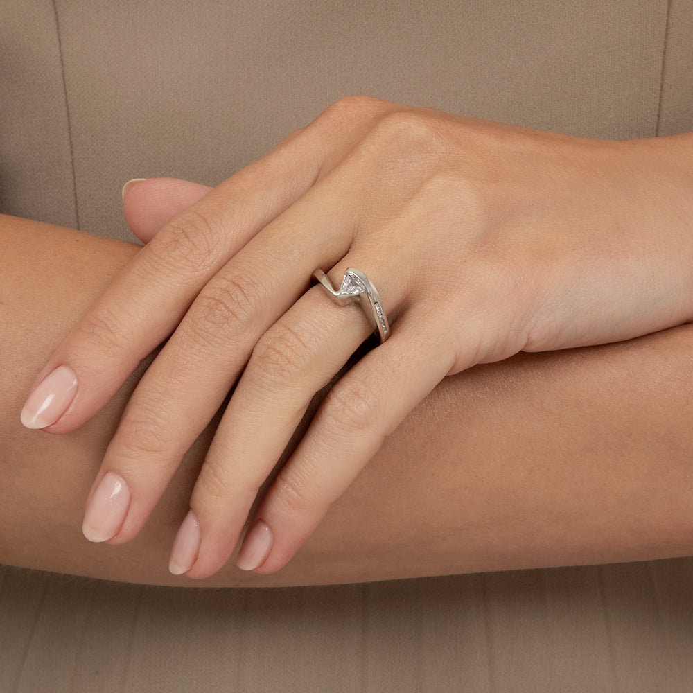Estate Trillion-Cut Diamond Band Ring - 7