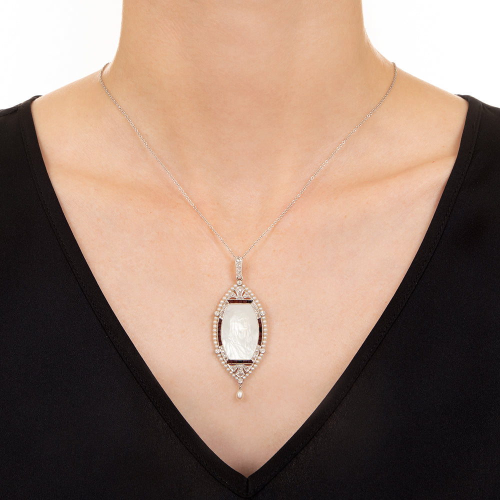 French Belle Époque Mother-of-Pearl, Diamond, Onyx and Natural Pearl Madonna Pendant - 3