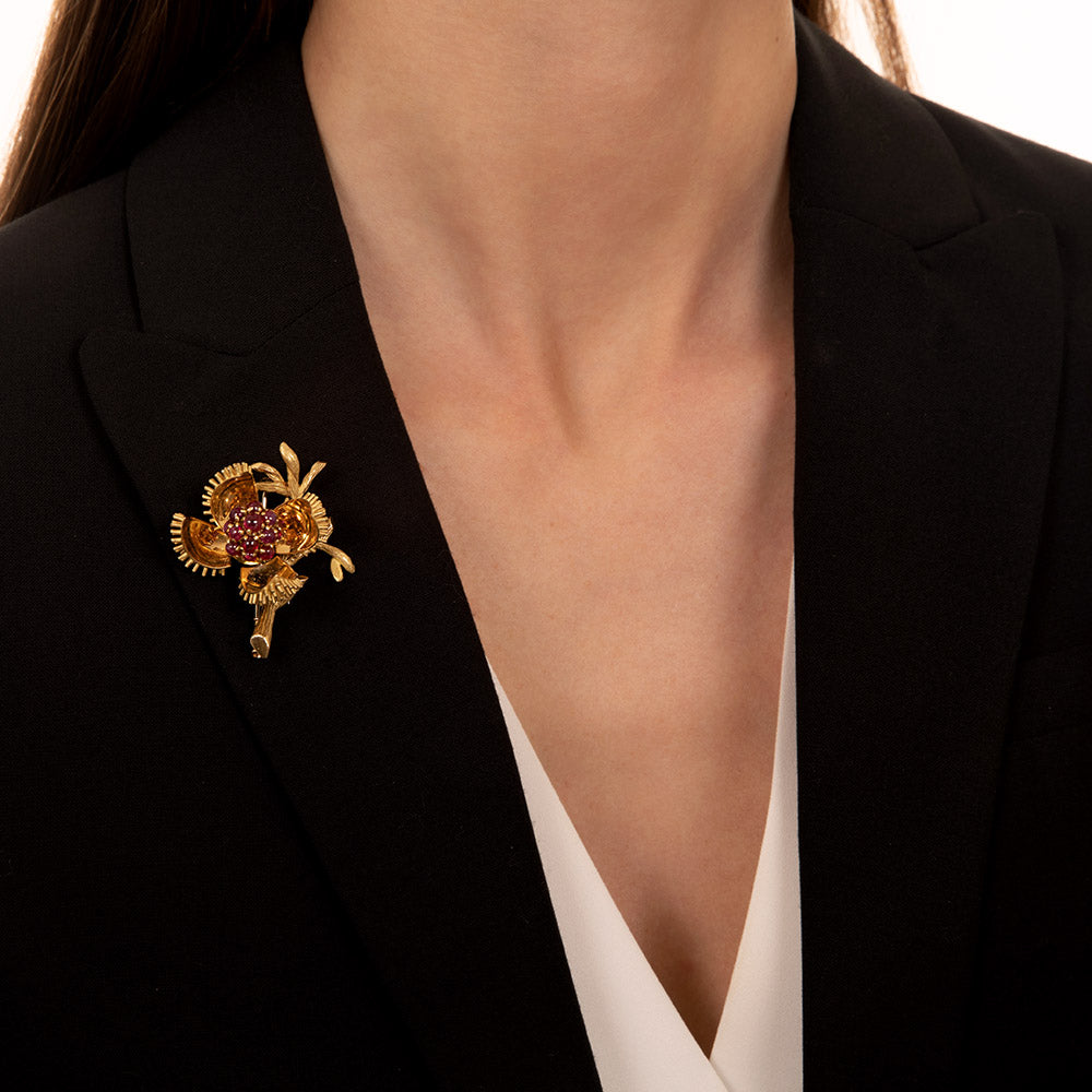 Mid-Century Chestnut Bud with Ruby Interior Brooch, French - 5