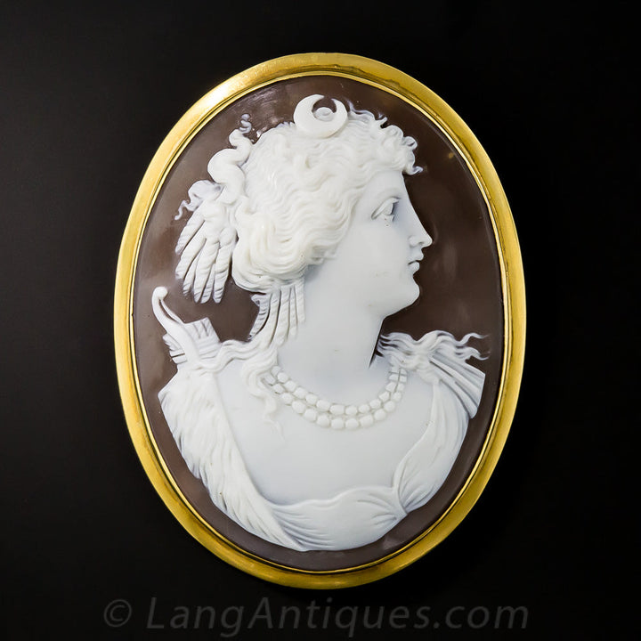 Huntress Diana Shell Cameo Brooch/Pendant