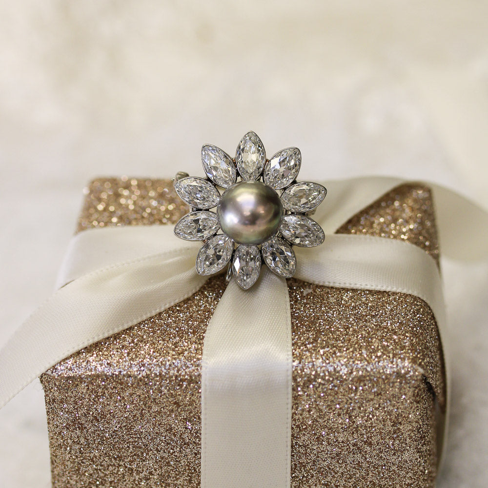 Important Natural Pearl and Marquise Diamond Flower Pendant/Brooch - GIA - 7