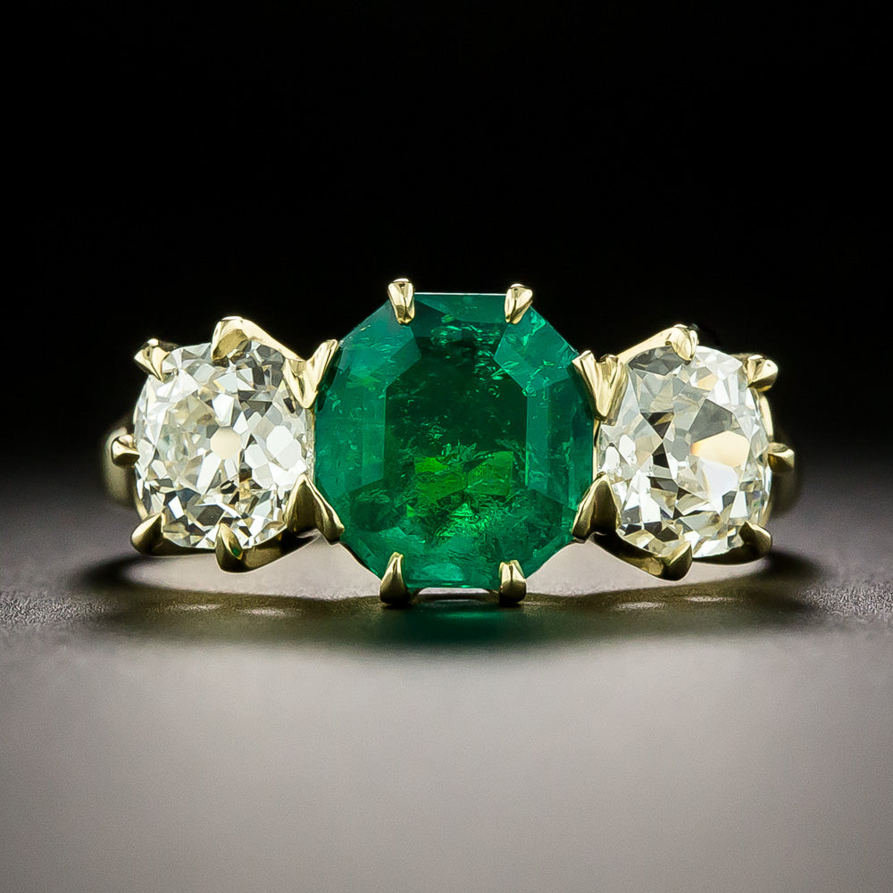 Lang Collection 1.68 Carat Emerald and Diamond Three-Stone 18K Ring - GIA - 3