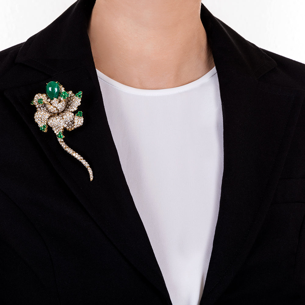Magnificent Emerald and Diamond Flower Brooch - 4