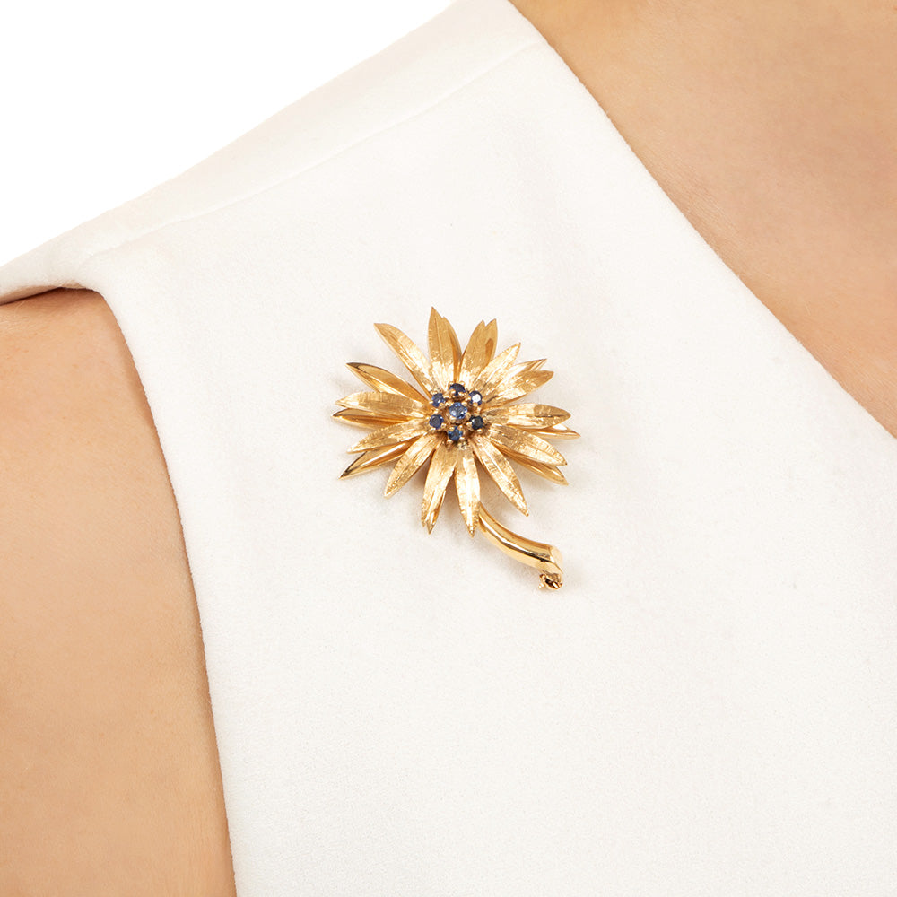 Mid-Century Sapphire-Centered Daisy Brooch - 2