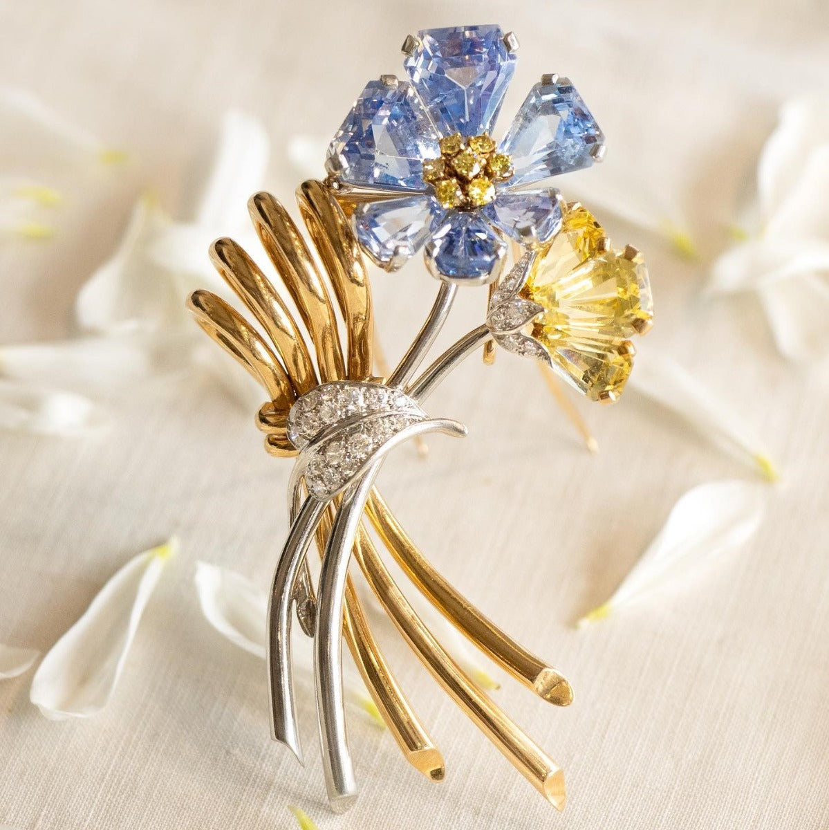 Oscar Heyman 67.00 Carats No-Heat Sapphire Diamond Flower Brooch - 8
