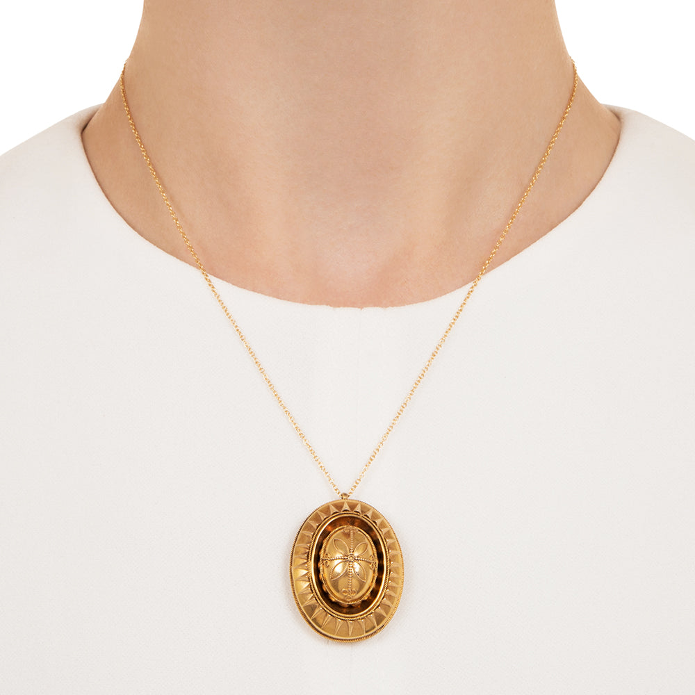 Victorian 18K Etruscan Revival Locket Pendant - 5