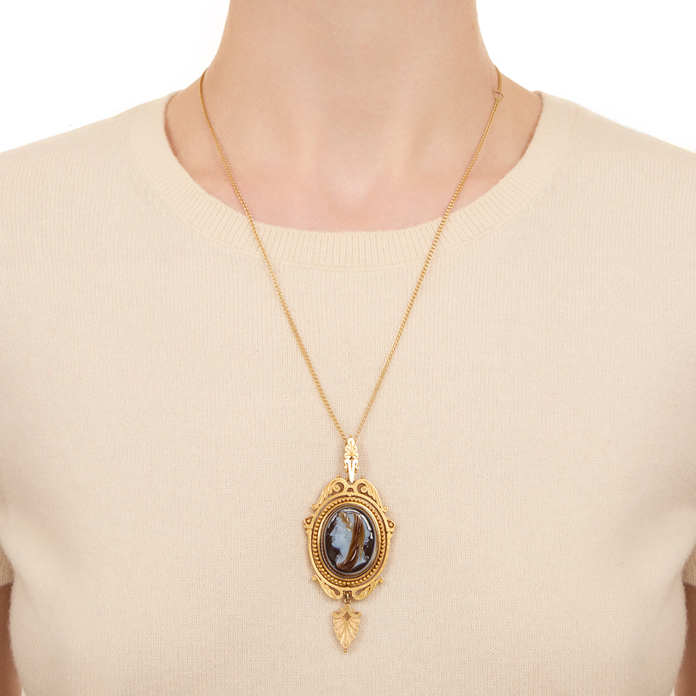 Victorian Agate Cameo Pendant Locket  - 9