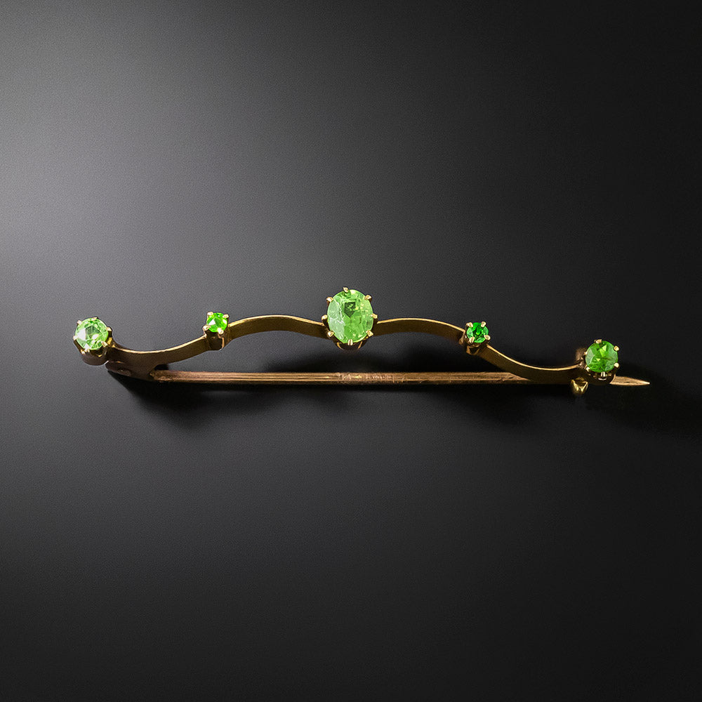 Victorian Demantoid Garnet Wavy Bar Pin - 3