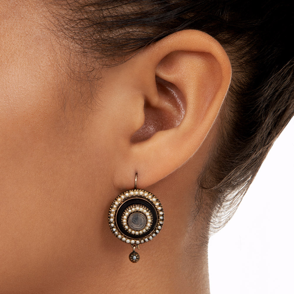 Victorian Mourning Suite With Black Onyx And Seed Pearls - 4