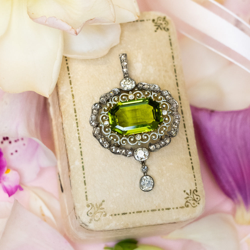 Victorian Peridot, Diamond And Enamel Lavalière - 4